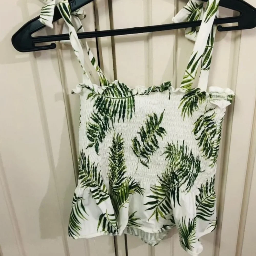 H&M store exclusive summer top - Picture 3 of 8